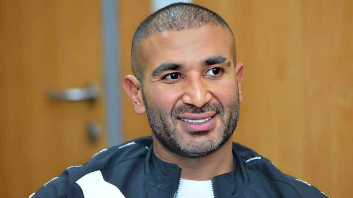 السبب في الـ GPS.. تفاصيل حادث الفنان أحمد سعد على طريق العين السخنة وحالته الصحية